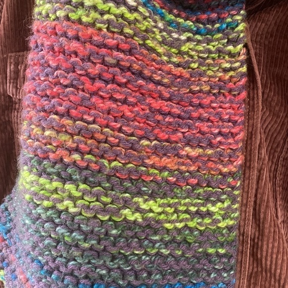 HAND KNIT Chunky Scarf - Picture 2 of 4